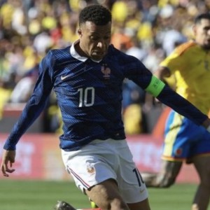 Crown Sports-巴黎人报：法国训练姆巴佩状态正佳；萨利巴较疲惫仍在恢复